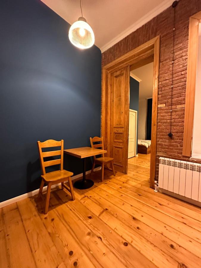 Apartment Riverside Kutaisi Bagian luar foto