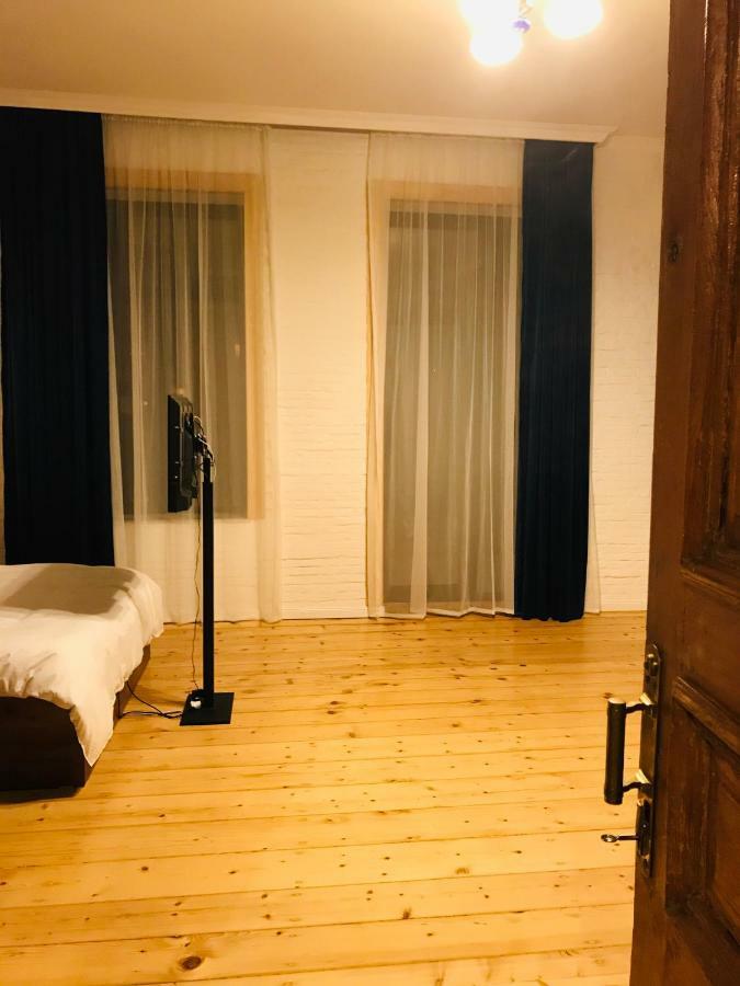 Apartment Riverside Kutaisi Bagian luar foto